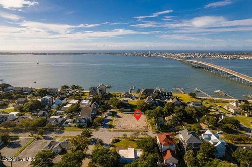 2103 Evans St, Morehead City, NC, 28557-3934 | Card Image