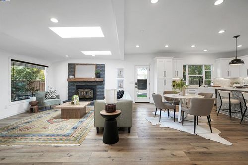 250 Castle Hill Ranch Rd, Walnut Creek, CA, 94595 | Card Image