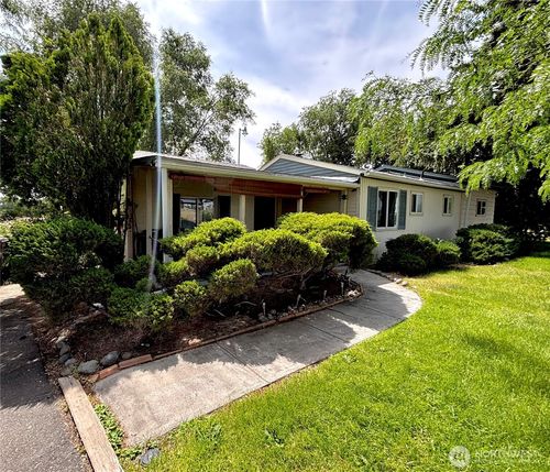 4477 Wenatchee Dr Ne, Moses Lake, WA, 98837-4212 | Card Image