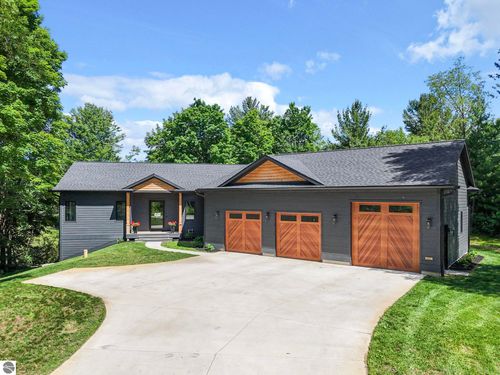 677 Blueberry Ridge, Traverse City, MI, 49685 | Card Image