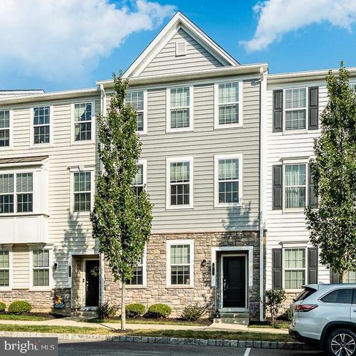 12 Manchester Dr, HATBORO, PA, 19040-1341 | Card Image