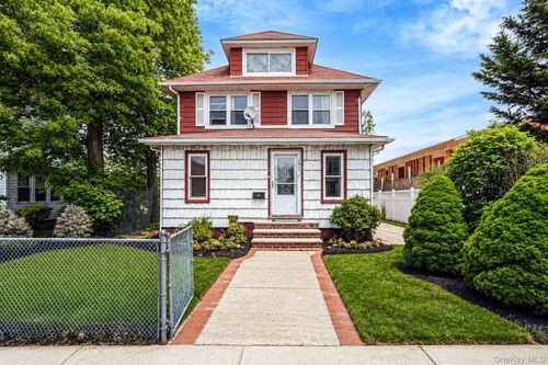 21823 139th Ave, Springfield Gardens, NY, 11413-2653 | Card Image