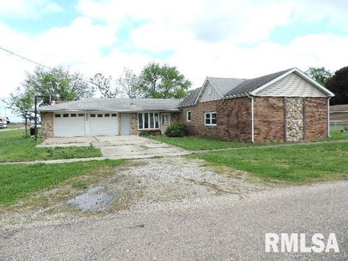 205 E Pine Street, Broadwell, IL, 62634 | Card Image