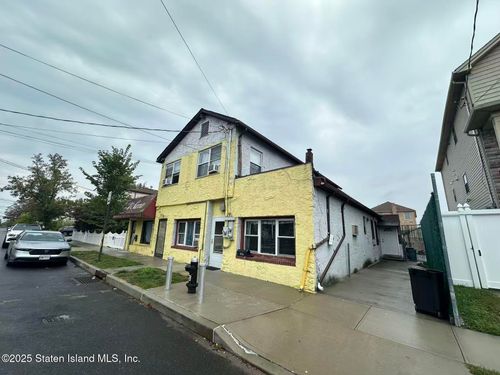 121 Roma Ave, Staten Island, NY, 10306-5749 | Card Image