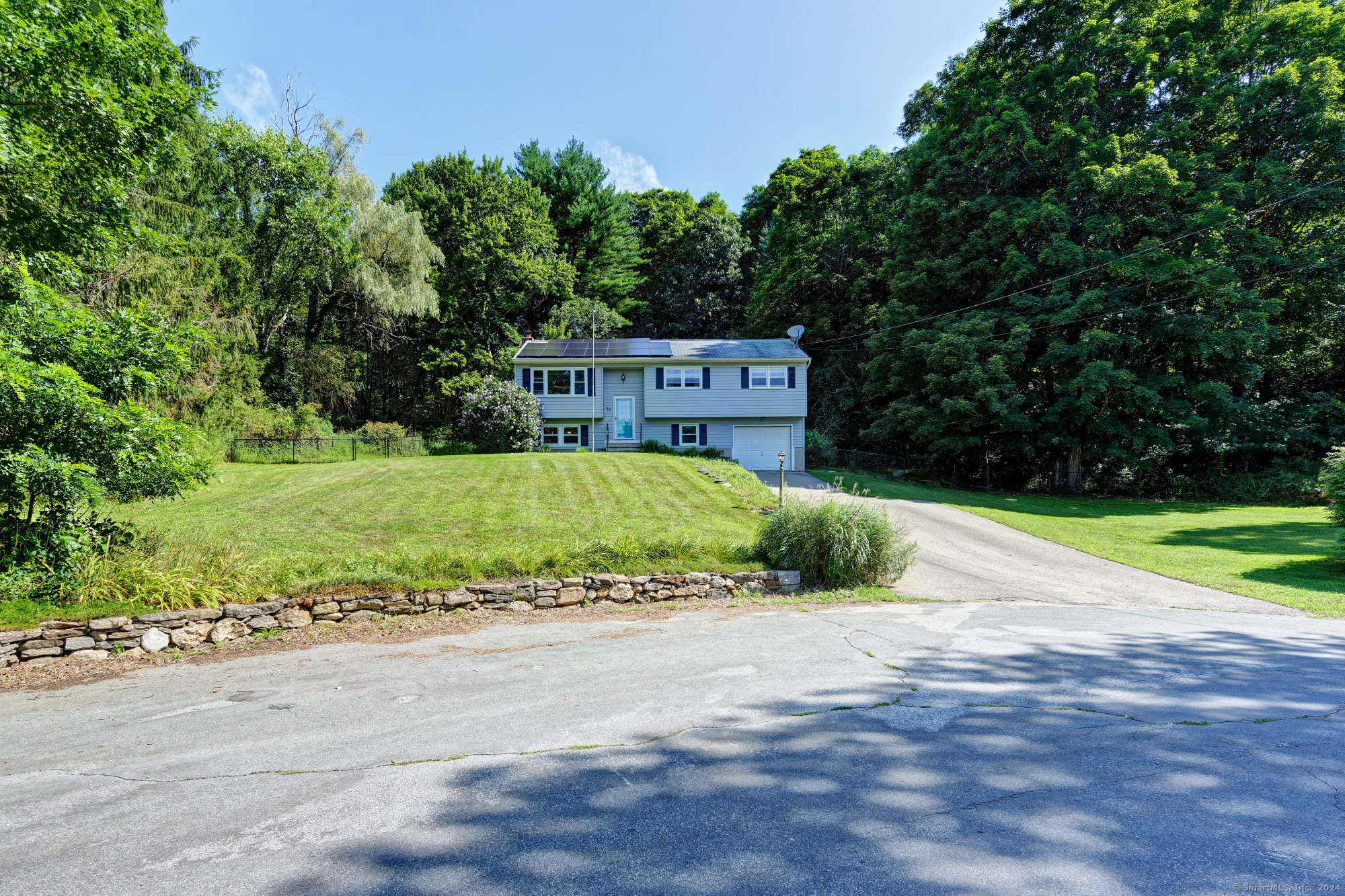 Hickory Rd, Colchester, CT 06415