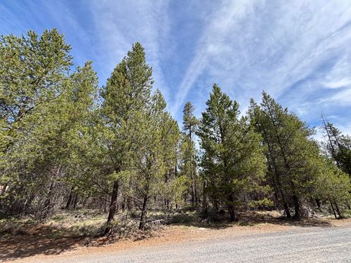 15942 Leslie Dr, La Pine, OR, 97739-9758 | Card Image