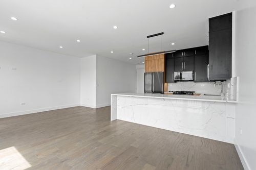 3-3008 W Belmont Ave, Chicago, IL, 60618-5704 | Card Image