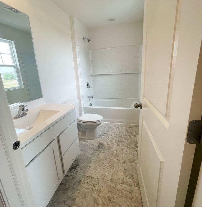8 International Way, House other with 3 bedrooms, 3 bathrooms and 2 parking in Joliet IL | Image 11
