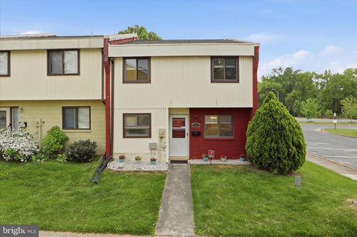 8642 Brae Brooke Dr, LANHAM, MD, 20706-3814 | Card Image