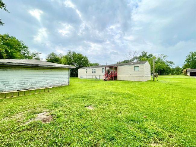 Look more land! Perfect for those whose got a green thumb or maybe you've been thinking about starting your first garden.. This property gives you the option. | Image 22
