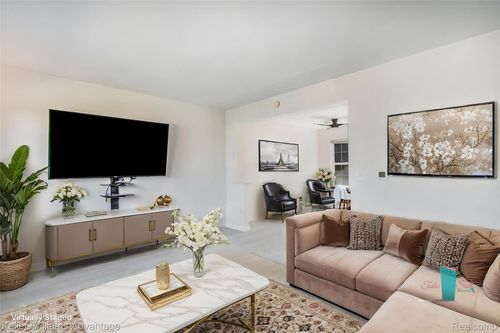 6204 Beechfield Dr, Lansing, MI, 48911-5731 | Card Image