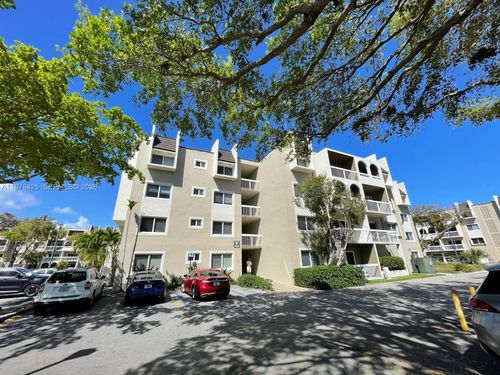 p309-7840 Camino Real, Miami, FL, 33143-6878 | Card Image