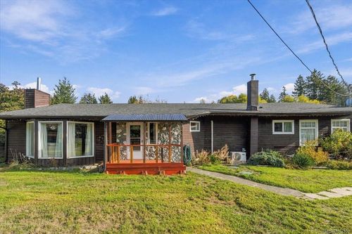 944 Poplar Way, Qualicum Beach, BC, V9K1V8 | Card Image