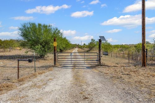 13800 Hokanson Rd, Del Valle, TX, 78617-5308 | Card Image