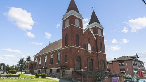3343 Greenwood Ave, Moosic, PA, 18507-1724 | Card Image
