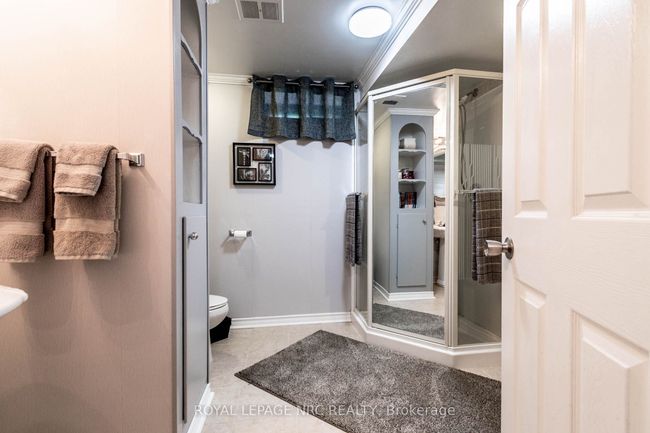 31 Rollins Dr, House other with 3 bedrooms, 2 bathrooms and 2 parking in Welland ON | Image 32