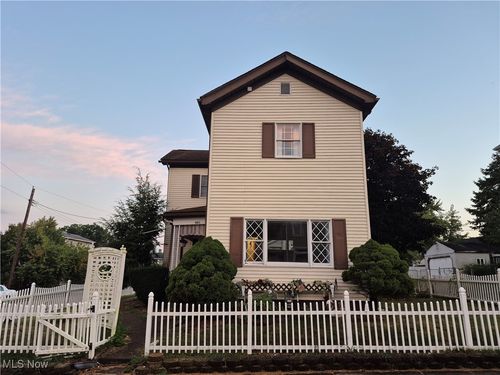 801 Daniels St, Toronto, OH, 43964-1315 | Card Image