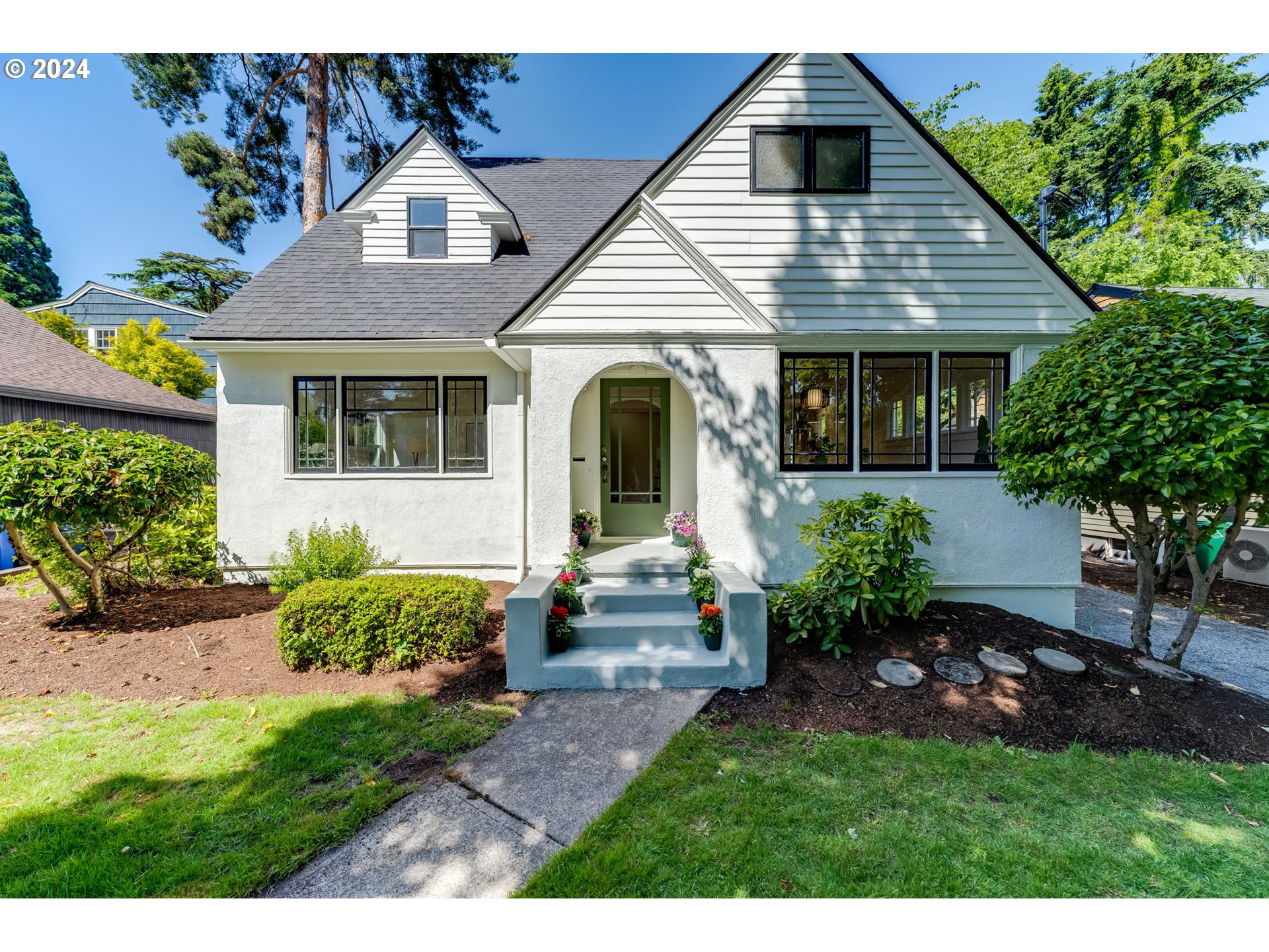 Stanton St, Portland, OR 97212