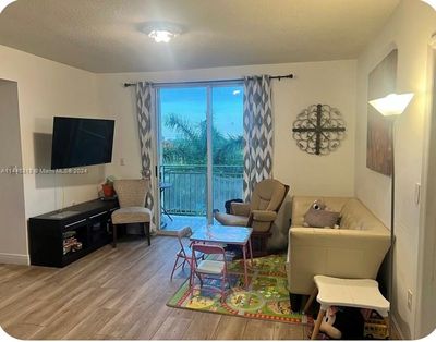 513 - 3500 Sw Coral Way, Condo with 2 bedrooms, 2 bathrooms and null parking in Miami FL | Image 2