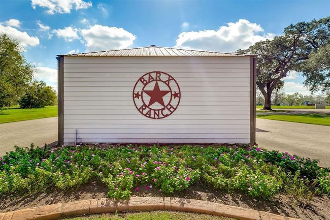 556 Mill Rd, House other with 3 bedrooms, 3 bathrooms and 2 parking in Angleton TX | Image 7