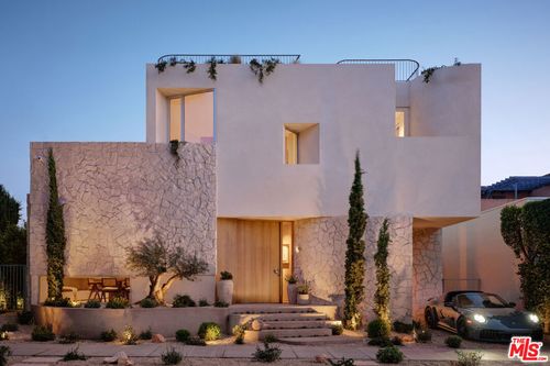 8164 Waring Ave, Los Angeles, CA, 90046-6926 | Card Image