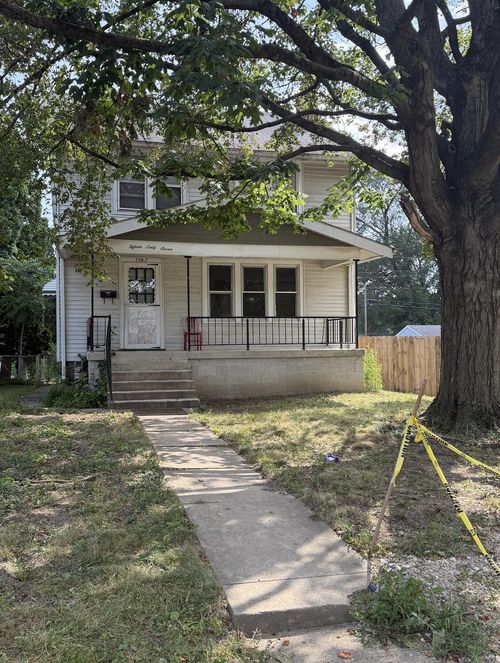 1567 Manchester Ave, Columbus, OH, 43211-1535 | Card Image