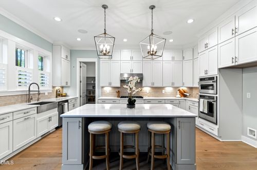 23 Bonterra Way, Chapel Hill, NC, 27516-6310 | Card Image