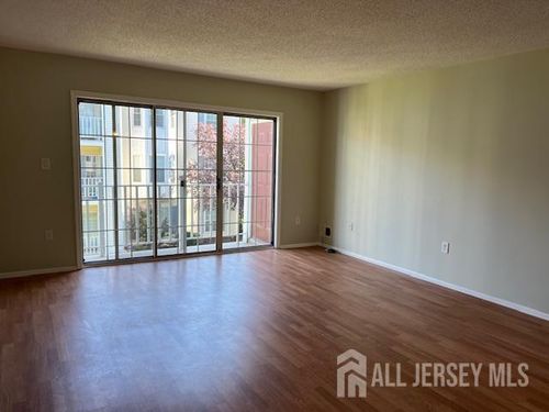 73 Brighton Way, North Brunswick, NJ, 08902-4283 | Card Image