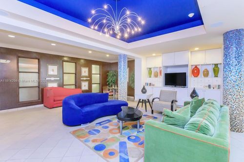 apt-252-6001 Sw 70th St, South Miami, FL, 33143-3425 | Card Image
