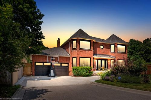 3825 Trelawny Cir, Mississauga, ON, L5N5J6 | Card Image