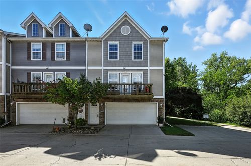 6331 Autumn Leaf Ln, Pleasant Hill, IA, 50327-8002 | Card Image