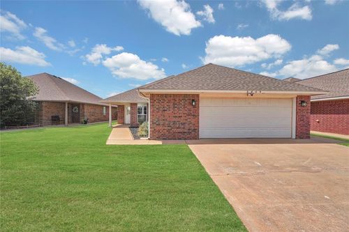 2809 Hunter Pointe, Altus, OK, 73521 | Card Image