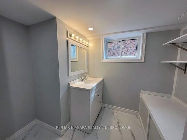 6476 Maranda St, Home with 4 bedrooms, 2 bathrooms and 3 parking in Niagara Falls ON | Image 25