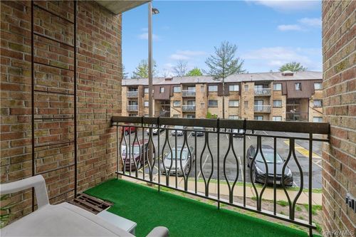 429 Kennedy Dr, Spring Valley, NY, 10977-5375 | Card Image