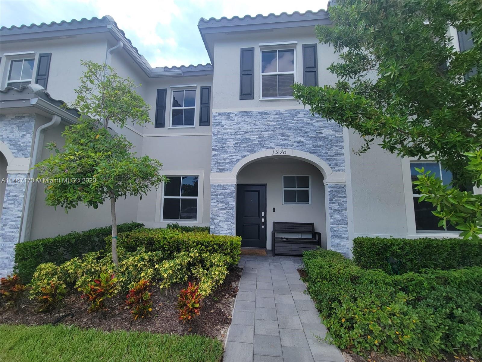27th Ter, Homestead, FL 33035