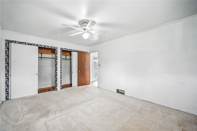 dual closet space | Image 19