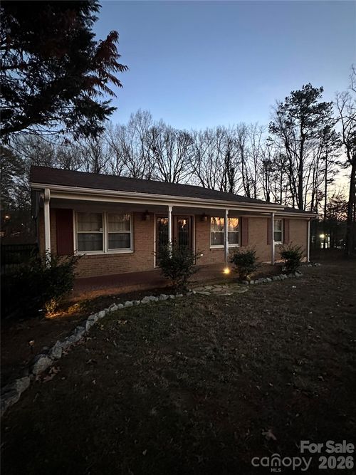 324 Pawley Drive, Charlotte, NC, 28214 | Card Image