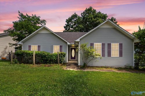 213 Hollington Dr, Huntsville, AL, 35811-8237 | Card Image