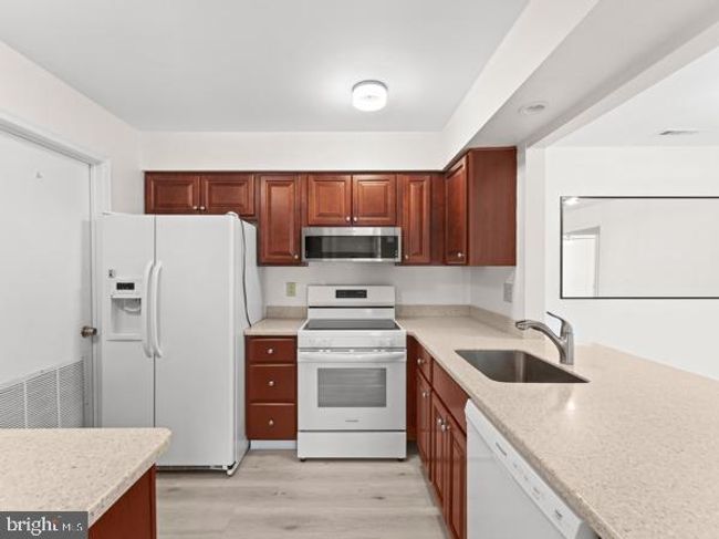 902 Scotswood Ct, Condo with 2 bedrooms, 2 bathrooms and null parking in MOUNT LAUREL NJ | Image 9