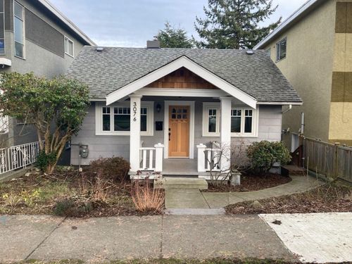 upper-3076 Clark Dr, Vancouver, BC, V5N3J1 | Card Image
