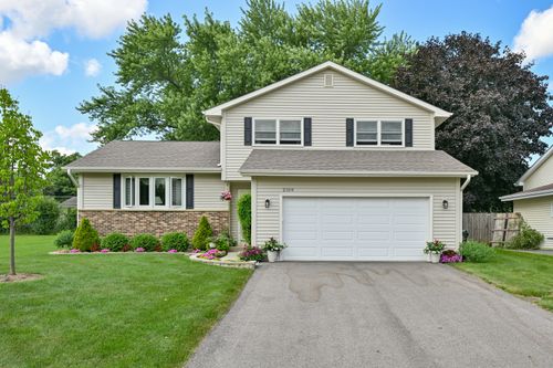 2109 Fairfield Rd, Lindenhurst, IL, 60046-9232 | Card Image