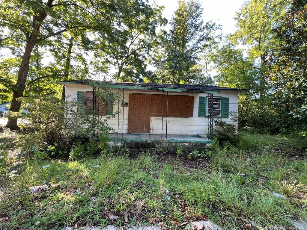 Kinny St, Red Springs, NC 28377