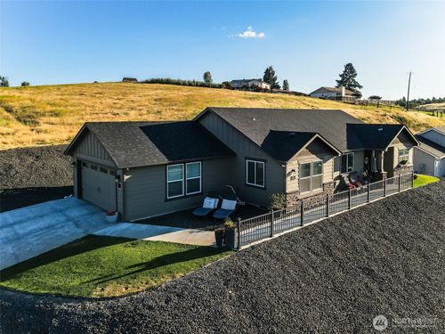 310 S 12th St, Selah, WA, 98942-2203 | Card Image