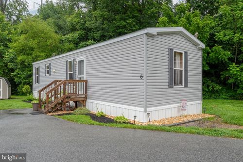 6 Brackbill Ct, QUARRYVILLE, PA, 17566-9111 | Card Image