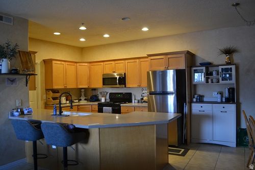 310-5012 Timber Way, Holladay, UT, 84117-5875 | Card Image