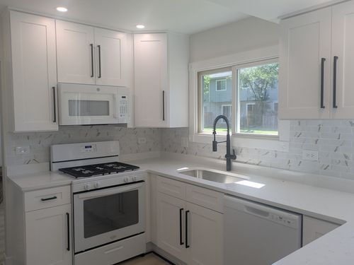 7 Blue Jay Ct, Woodridge, IL, 60517-1735 | Card Image