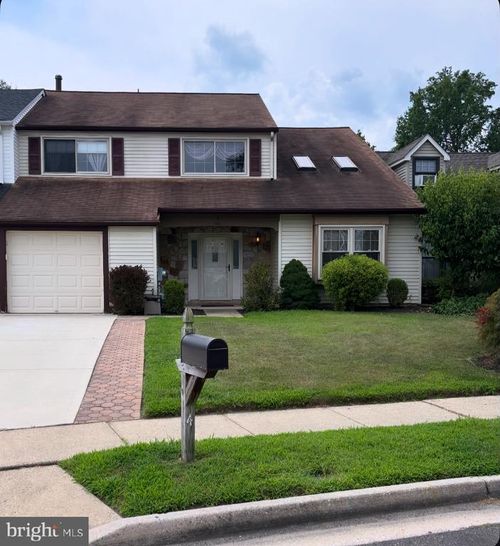 4 Irongate Dr, VOORHEES, NJ, 08043-1607 | Card Image