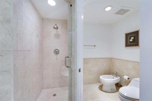 APT-402 - 711 Biltmore Way, Condo with 2 bedrooms, 2 bathrooms and null parking in Coral Gables FL | Image 13