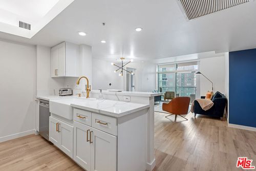 1426-13700 Marina Pointe Dr, Marina del Rey, CA, 90292-9297 | Card Image