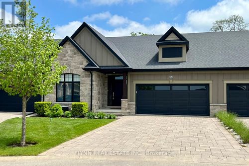32 Ridgeview Cres, Niagara Falls, ON, L0S1J1 | Card Image